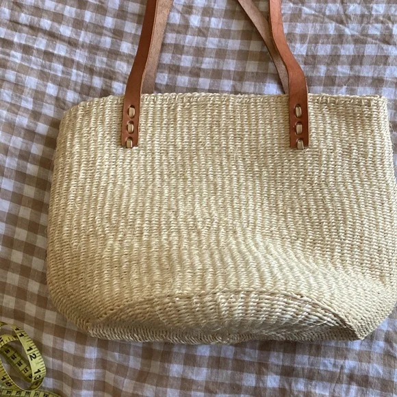 Obsidian Crafts Natural Sisal Straw and Leather Tote Bag - Picture 5 of 5